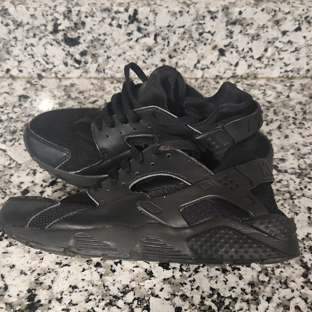 Nike Kids Huarache Run Sneaker - Picture 2 of 4